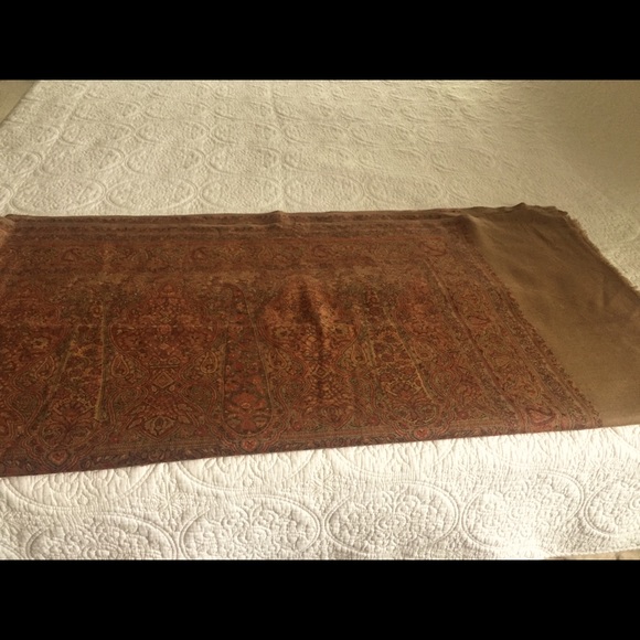 Wool shawl wrap with Kashmir embroidery - Picture 2 of 6